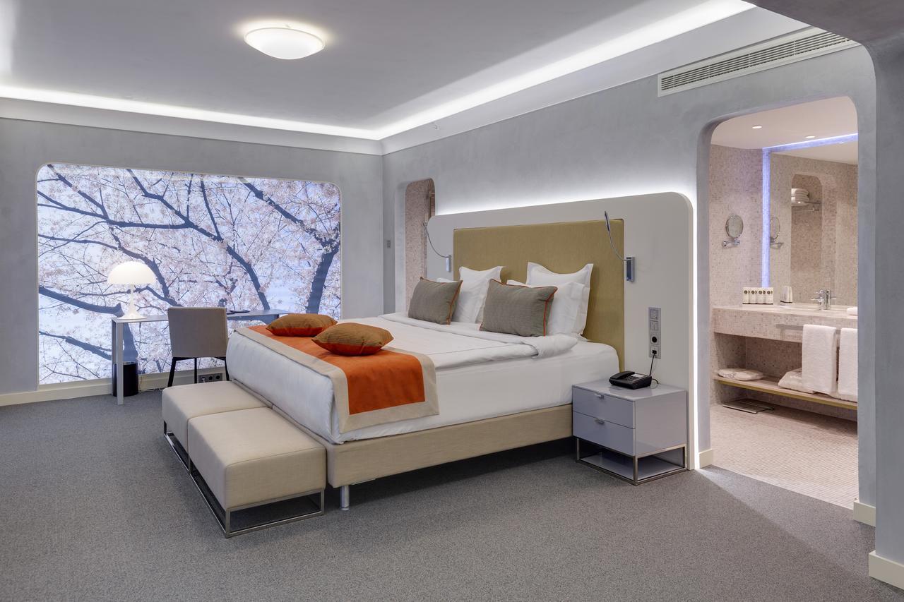 Standart Hotel Moscow. A Member Of Design Hotels Bilik gambar